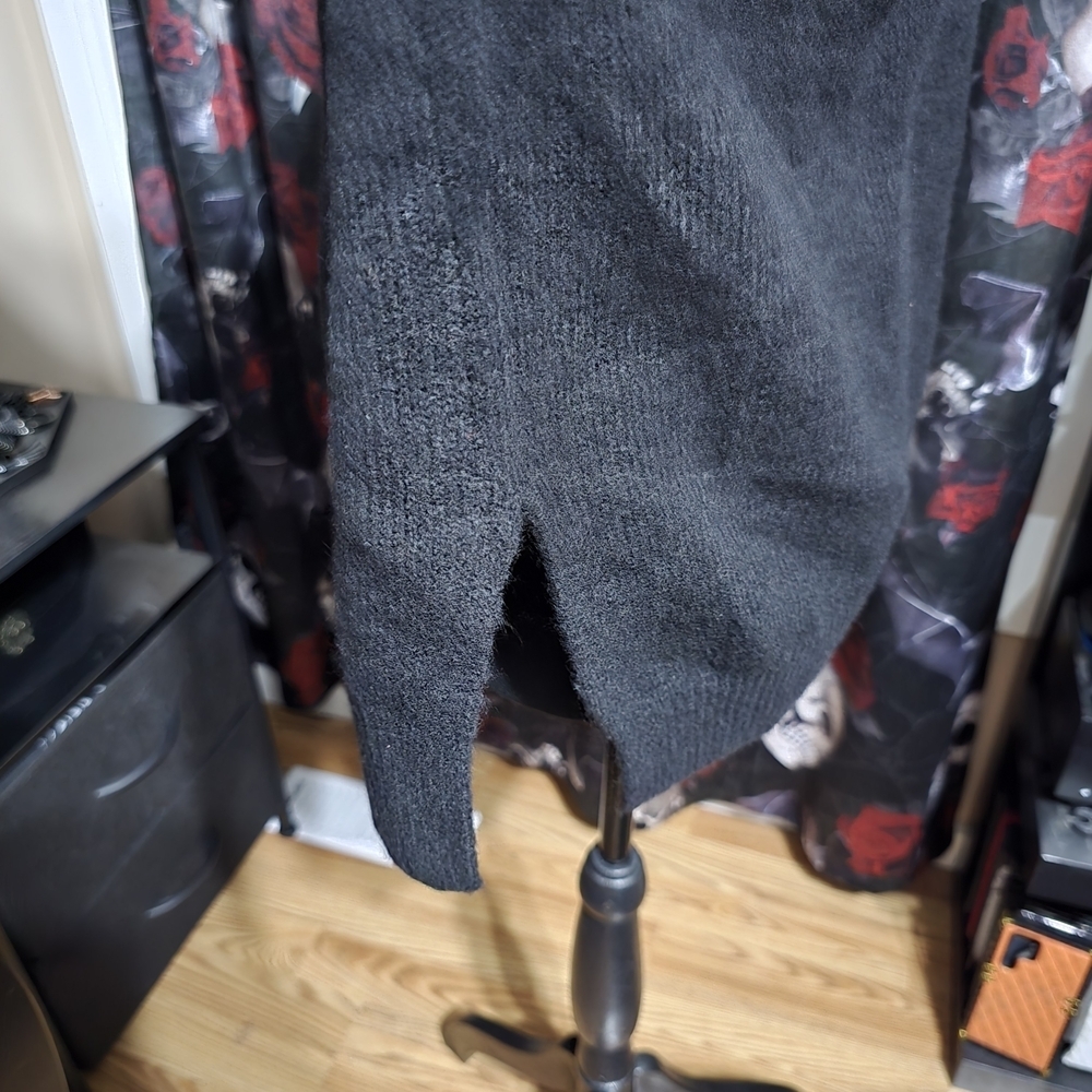 Classic Black Women's Sweater - Picture 5 of 5